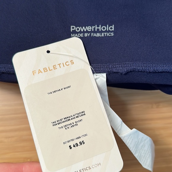 Fabletics Define 9” short - Picture 3 of 4